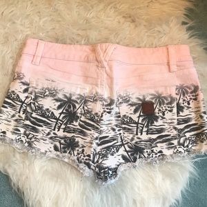Roxy Shorts - ROXY Patterned Denim Shorts Roxy Shorts - ROXY Patterned Denim Shorts